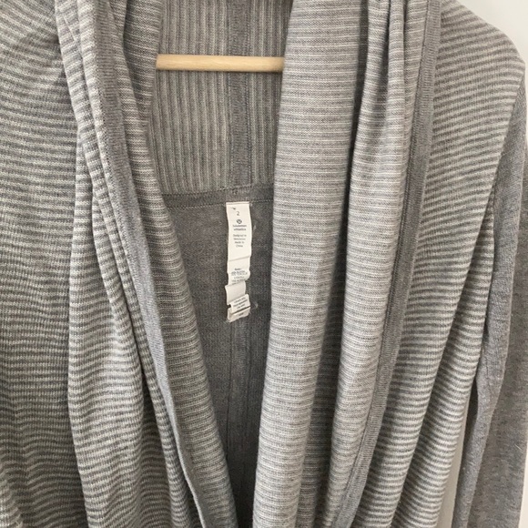 Lululemon Iconic Wrap - Picture 4 of 6